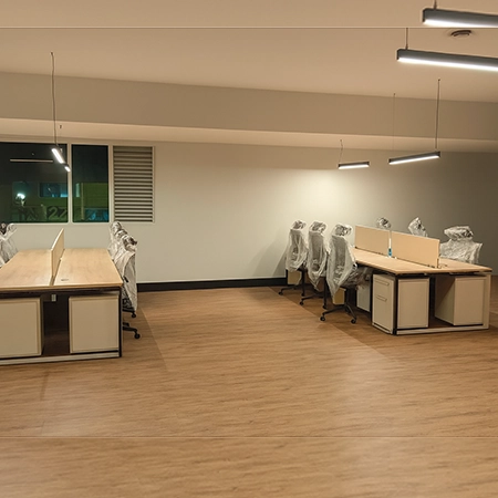 Isla Recta de 6 Puestos con Archivador 1x1 Pantalla en Laminado de Alta Presión