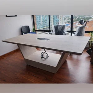 Mesa de Juntas Tapa en Sesgo